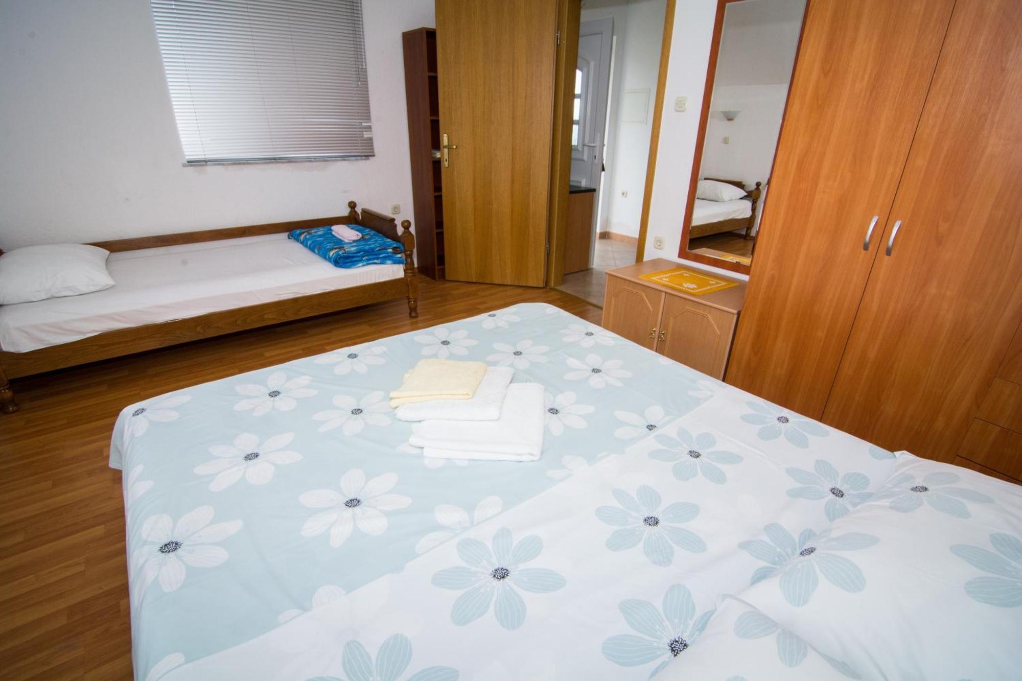 Apartments Ruzica Pinezići Quarto foto